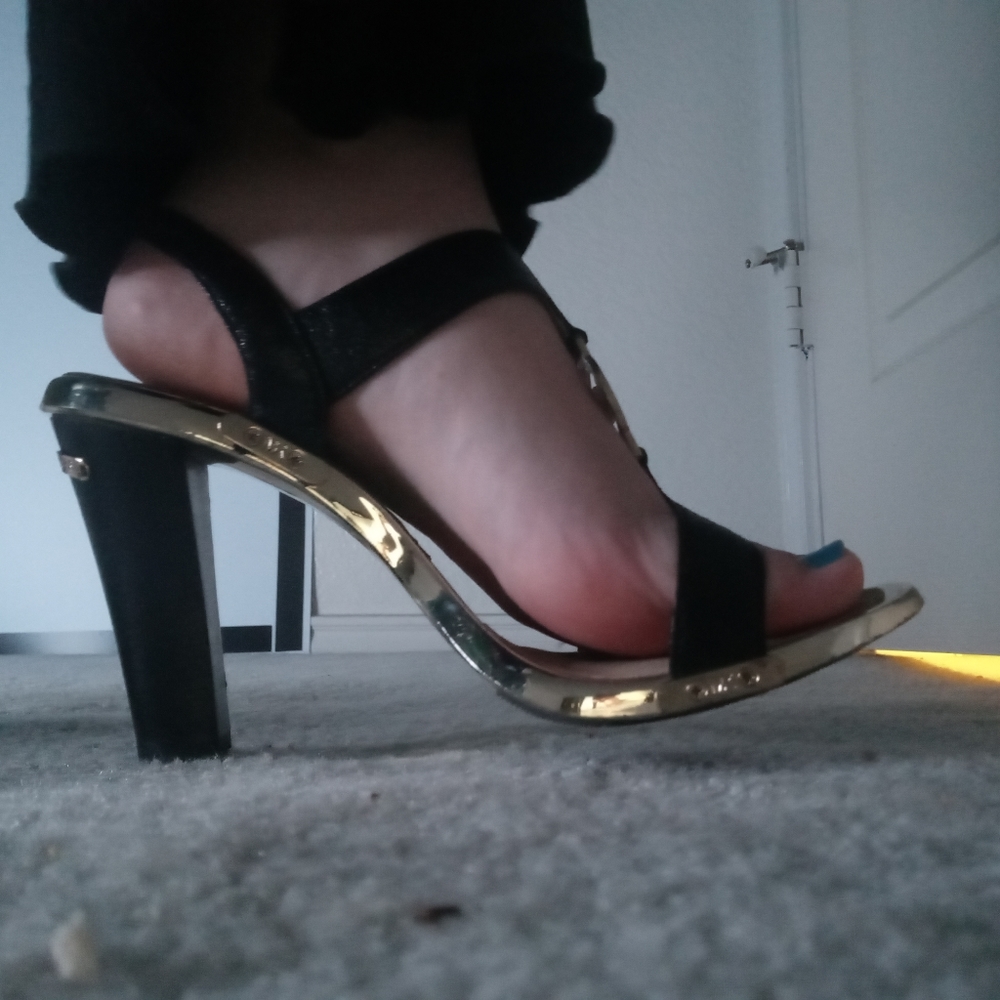 Heels - Picture 6 of 6